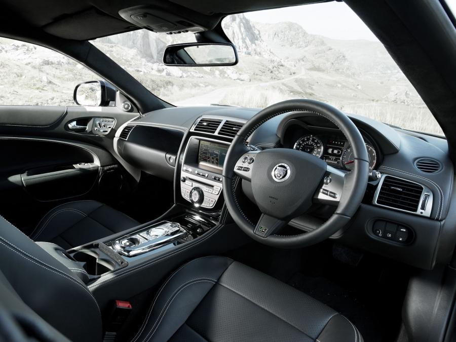  Jaguar XKR75 Coupe 2010 года  (фото 12 из 14)